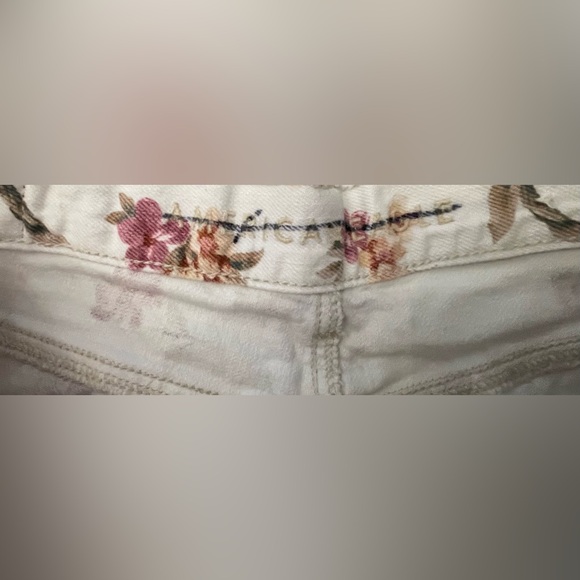 American Eagle Floral Jean Shorts - Picture 8 of 8